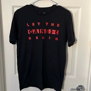 Size Small Under Armour heat gear T-shirt